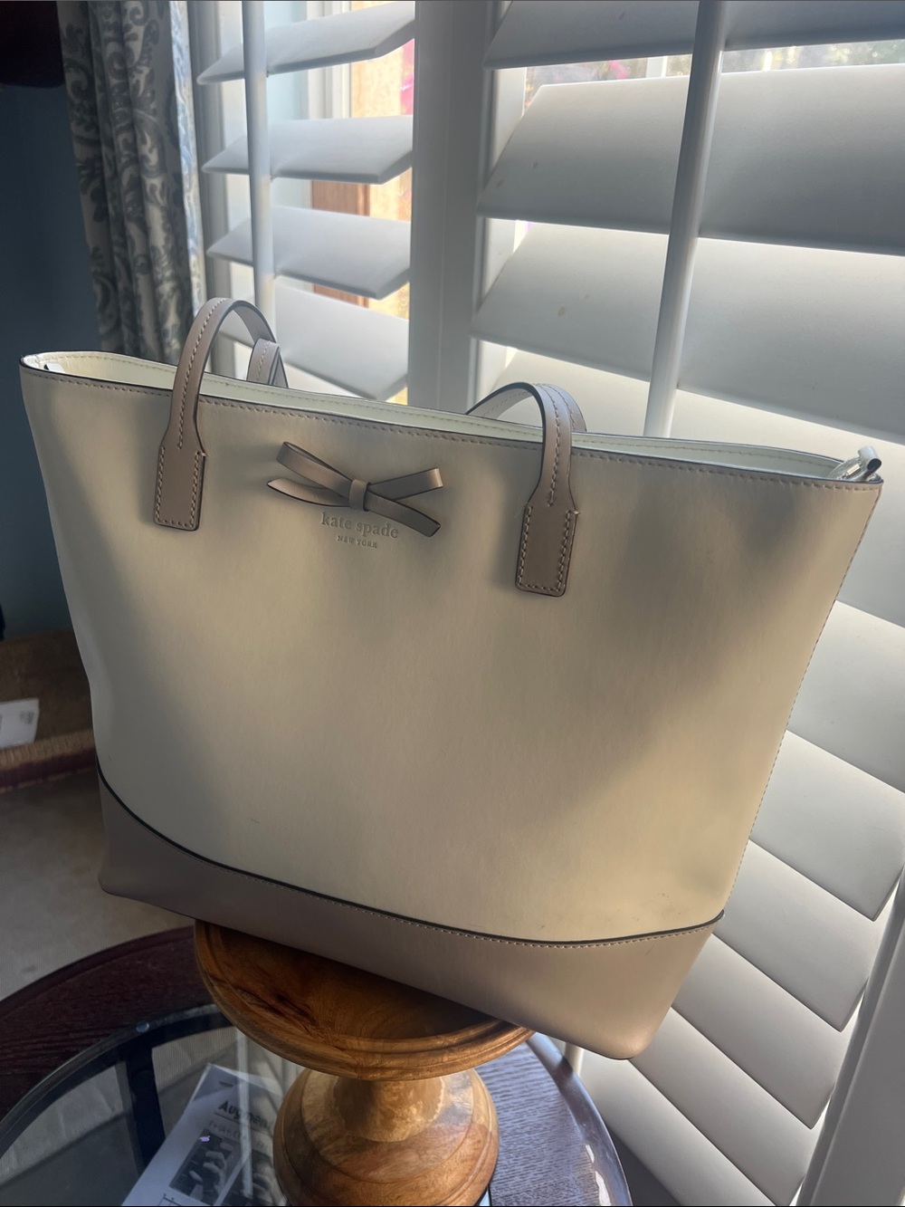 1 hour sale. Kate Spade, Large,Cream & Taupe Two-Tone Leather Tote with Bow, EUC